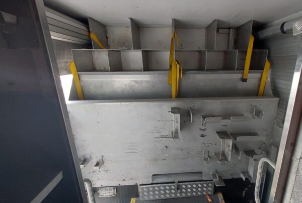Isuzu FRR550A Fire Truck Parts (1999) - Image 7