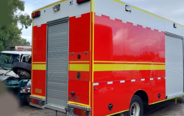 Isuzu FRR550A Fire Truck Parts (1999) - Image 3